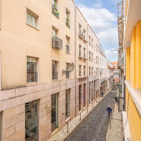 Boutique With Balcony In Bairro Alto Lejlighed
