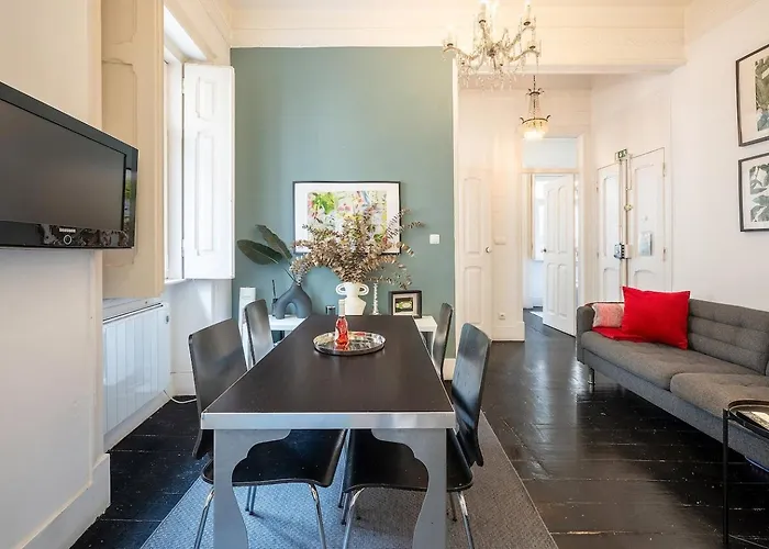 Boutique With Balcony In Bairro Alto شقة *